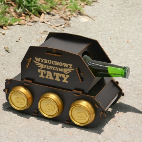 Czołg na piwo drewniany z grawerem - prezent dla taty