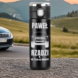 PREZENT DLA KIEROWCY - kubek termiczny LED z grawerem „Rządzi nie tylko na drogach