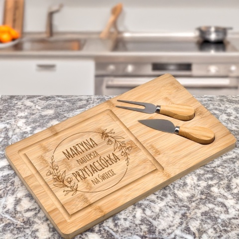 DESKA DO SERÓW Z GRAWEREM - WYJĄTKOWY PREZENT DLA PRZYJACIÓŁKI