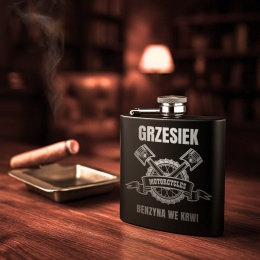 Piersiówka motocyklowa z grawerem - wyjątkowy prezent