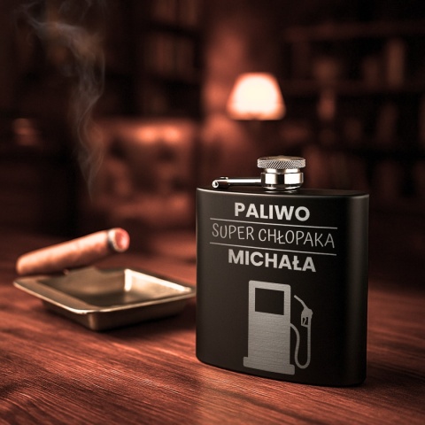 Piersiówka z grawerem dla chłopaka - prezent