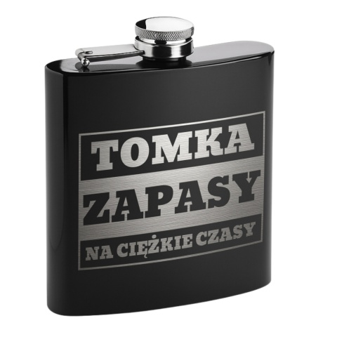 Piersiówka z imieniem zapasy na ciężkie czasy - prezent dla mężczyzny